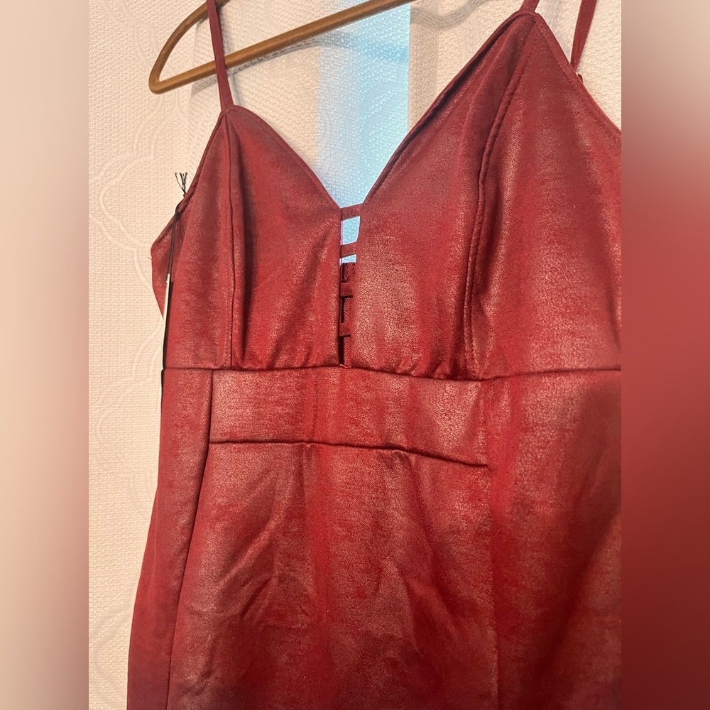 Haute Monde bodycon Maroon dress, New with Tags size L.